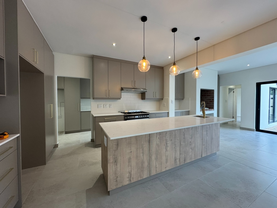 4 Bedroom Property for Sale in Sandown Western Cape